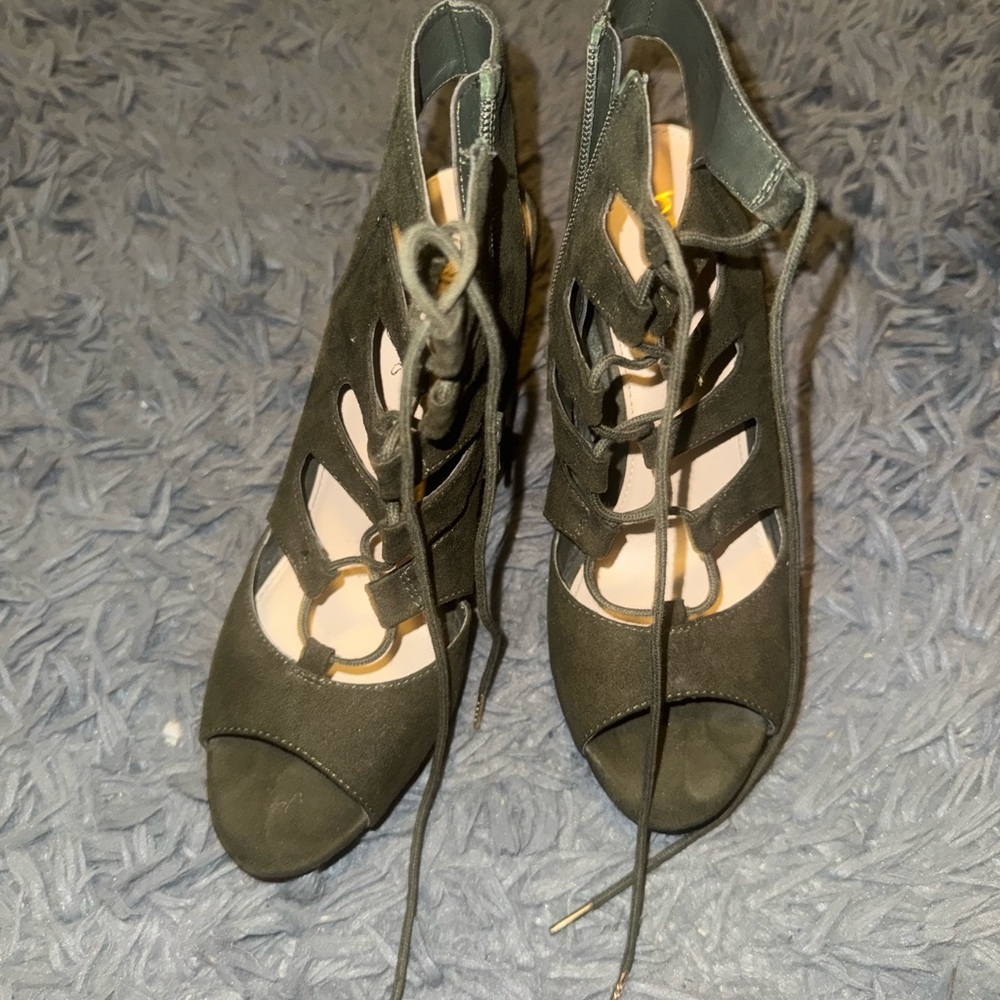 Bar III olive heels